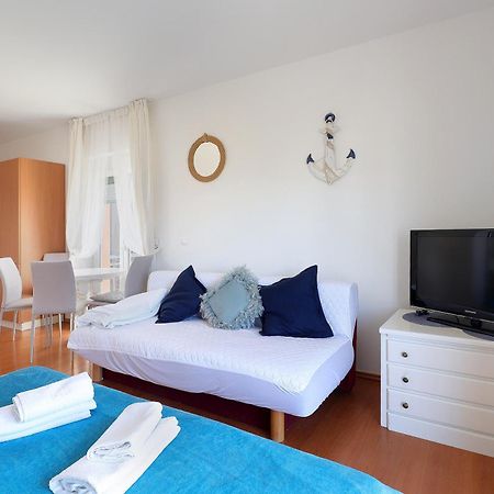 Moro Vrbnik Appartement Buitenkant foto