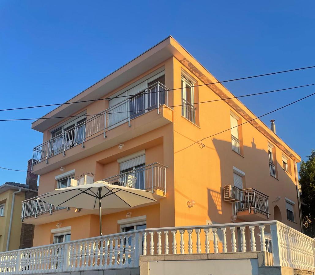 Moro Vrbnik Appartement Buitenkant foto