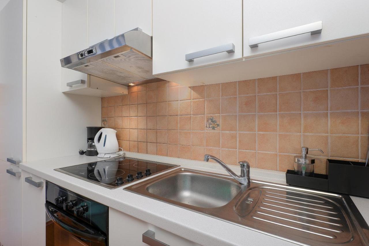 Moro Vrbnik Appartement Buitenkant foto