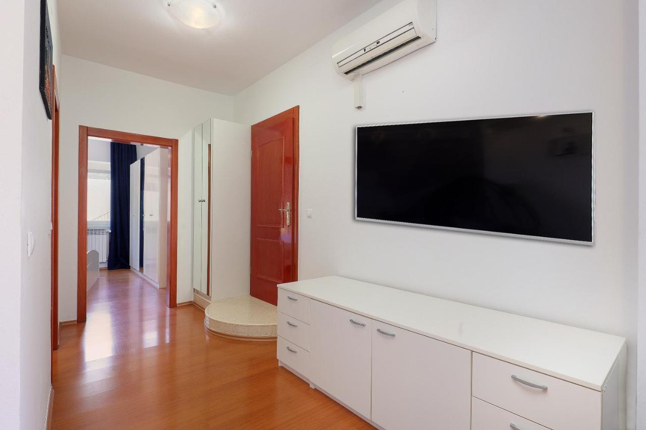 Moro Vrbnik Appartement Buitenkant foto