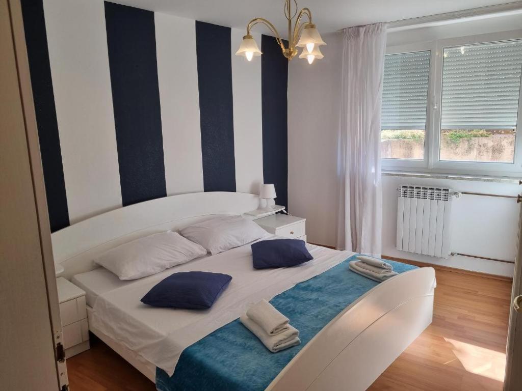 Moro Vrbnik Appartement Buitenkant foto